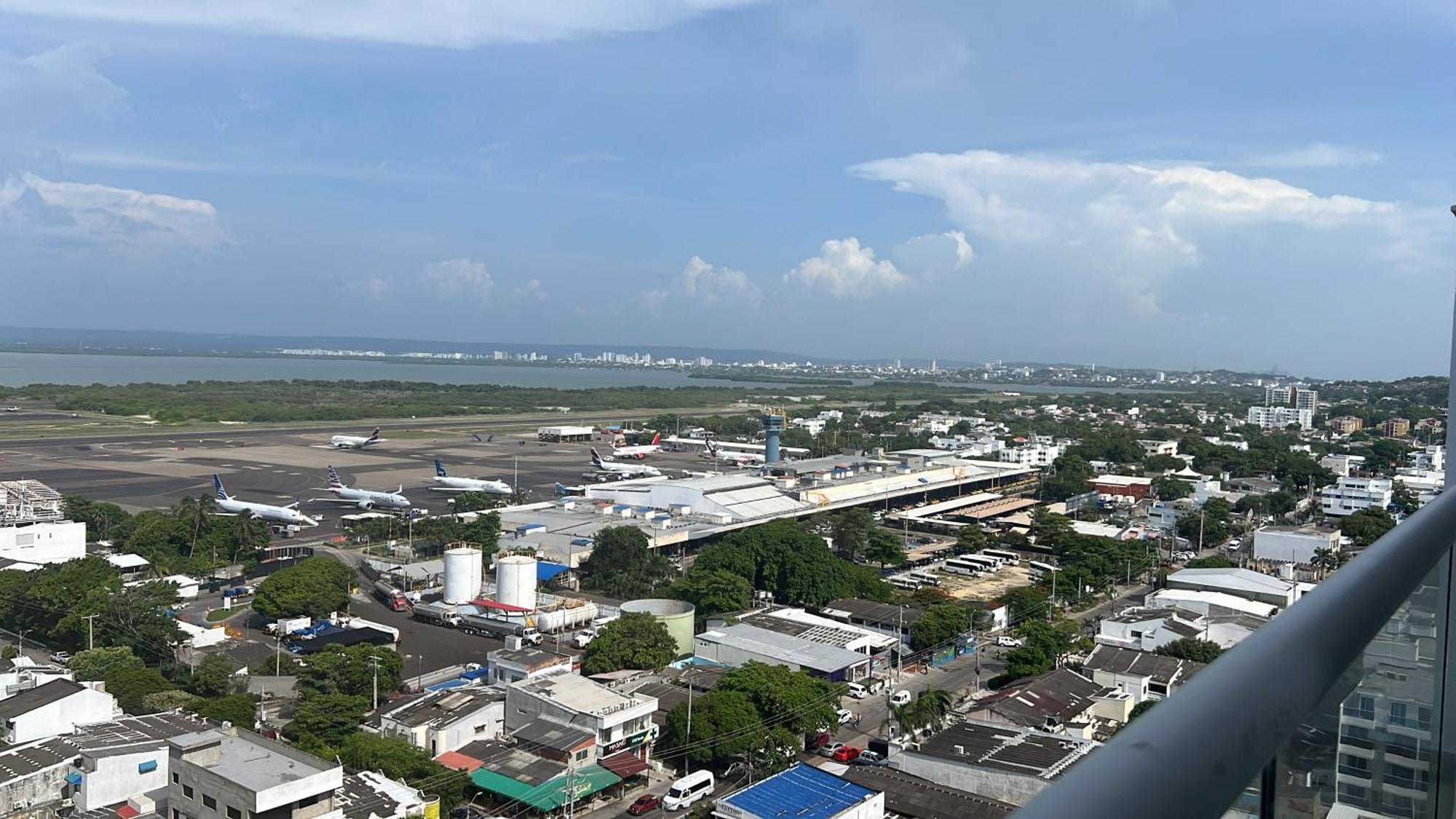 Aparta Fantastique Cerca Al Aeropuerto De 公寓